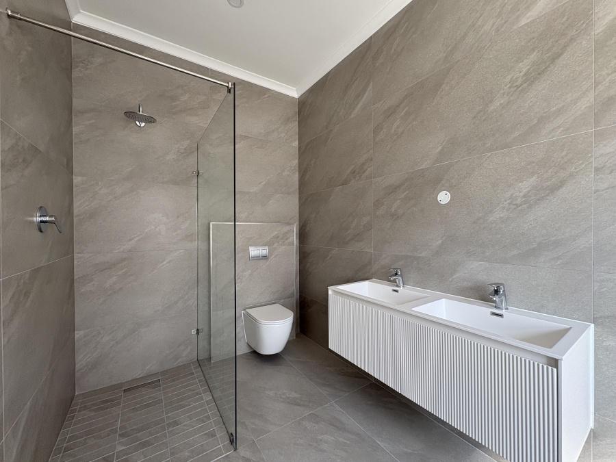 5 Bedroom Property for Sale in Sandown Western Cape